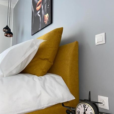 Qualis Apartament Braşov Buitenkant foto