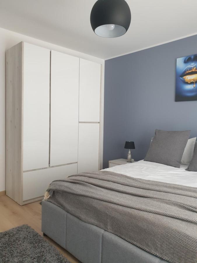 Qualis Apartament Braşov Buitenkant foto