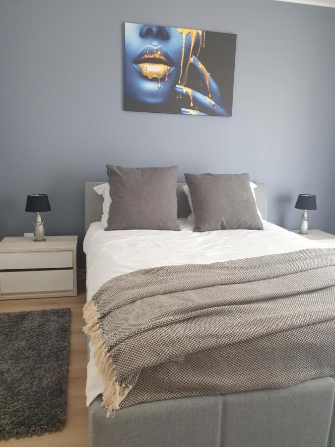 Qualis Apartament Braşov Buitenkant foto