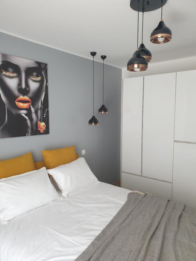 Qualis Apartament Braşov Buitenkant foto
