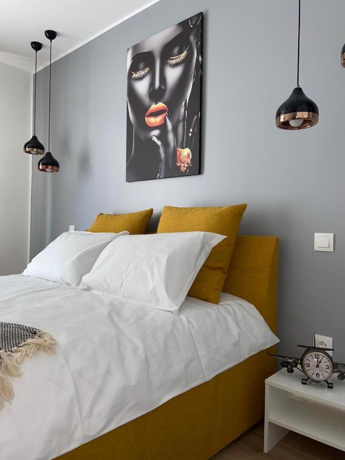 Qualis Apartament Braşov Buitenkant foto