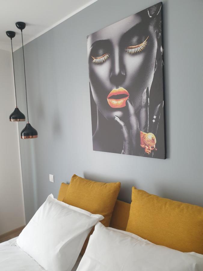 Qualis Apartament Braşov Buitenkant foto